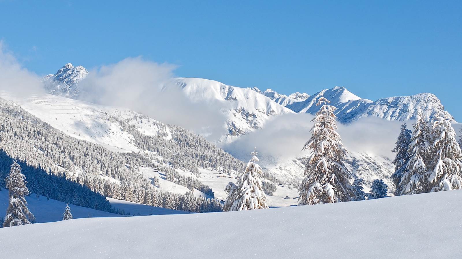 Panorama di Livigno dopo una nevicata